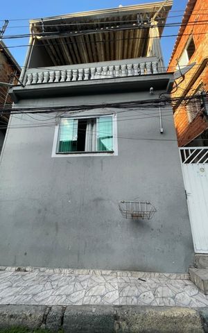 Casa à venda com 48m², 3 quartos e sem vaga Casa à venda com 48m², 3 quartos e sem vagaFachada