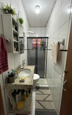 Casa à venda com 48m², 3 quartos e sem vaga Casa à venda com 48m², 3 quartos e sem vagaBanheiro
