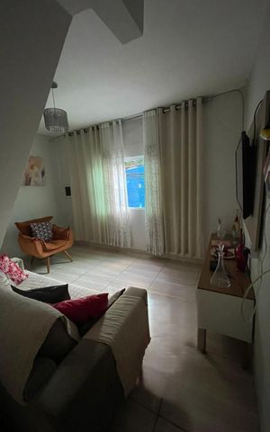 Casa à venda com 48m², 3 quartos e sem vaga Casa à venda com 48m², 3 quartos e sem vagaSala
