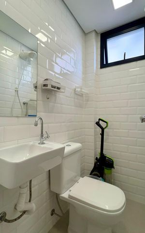 Apartamento à venda com 125m², 2 quartos e 1 vaga Apartamento à venda com 125m², 2 quartos e 1 vagaBanheiro de serviço
