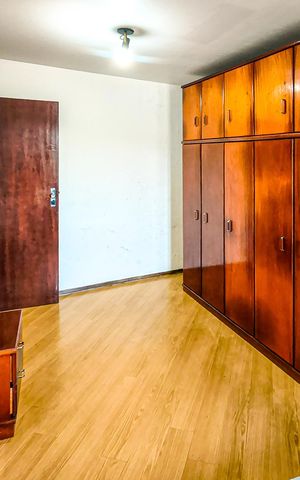 Casa para alugar com 408m², 4 quartos e 4 vagas Casa para alugar com 408m², 4 quartos e 4 vagasQuarto 2