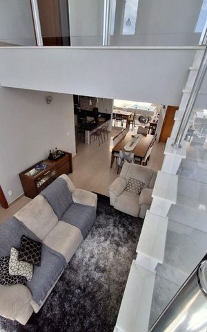 Casa à venda com 212m², 3 quartos e 4 vagas