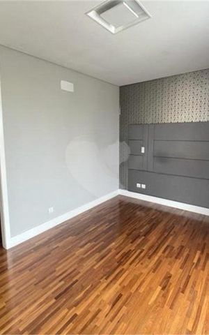 Casa à venda com 555m², 4 quartos e 4 vagas