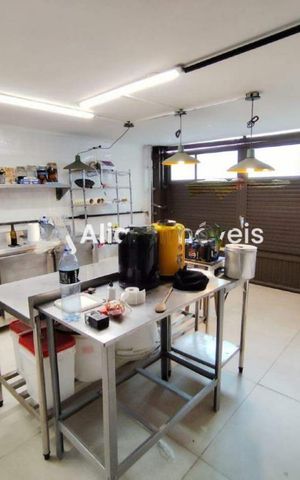Casa à venda com 166m², 3 quartos e 3 vagas
