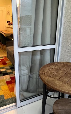 Apartamento para alugar com 74m², 2 quartos e 1 vaga Apartamento para alugar com 74m², 2 quartos e 1 vagaVaranda da Sala