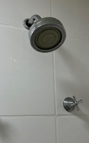 Apartamento para alugar com 74m², 2 quartos e 1 vaga Apartamento para alugar com 74m², 2 quartos e 1 vagaBanheiro