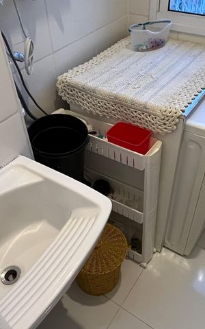 Apartamento para alugar com 74m², 2 quartos e 1 vaga Apartamento para alugar com 74m², 2 quartos e 1 vagaCozinha e Área de Serviço