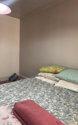 Casa à venda com 200m², 2 quartos e 2 vagas
