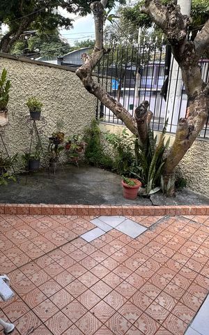 Casa à venda com 200m², 2 quartos e 2 vagas