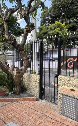 Casa à venda com 200m², 2 quartos e 2 vagas