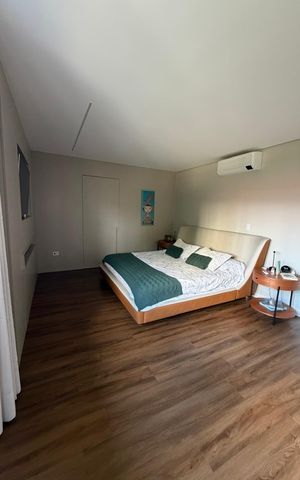 Casa de condomínio à venda com 213m², 3 quartos e 2 vagas Casa de condomínio à venda com 213m², 3 quartos e 2 vagasQuarto