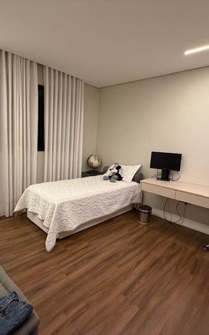 Casa de condomínio à venda com 213m², 3 quartos e 2 vagas Casa de condomínio à venda com 213m², 3 quartos e 2 vagasQuarto