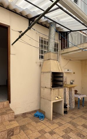 Casa à venda com 195m², 3 quartos e 2 vagas Casa à venda com 195m², 3 quartos e 2 vagasÁrea de Serviço