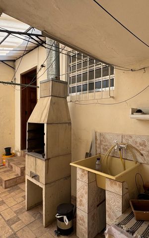 Casa à venda com 195m², 3 quartos e 2 vagas Casa à venda com 195m², 3 quartos e 2 vagasÁrea de Serviço