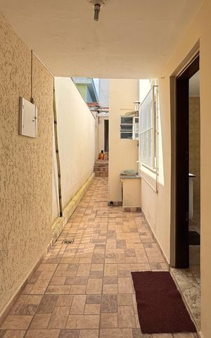 Casa à venda com 195m², 3 quartos e 2 vagas Casa à venda com 195m², 3 quartos e 2 vagasEntrada