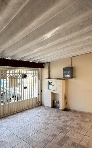 Casa à venda com 195m², 3 quartos e 2 vagas Casa à venda com 195m², 3 quartos e 2 vagasGaragem