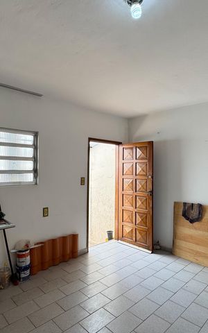 Casa à venda com 195m², 3 quartos e 2 vagas Casa à venda com 195m², 3 quartos e 2 vagasSalão - edícula