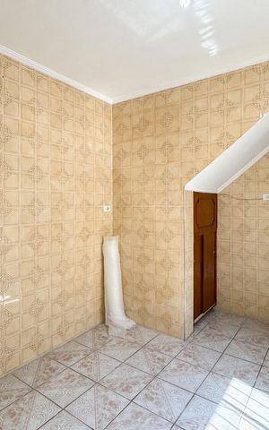 Casa à venda com 195m², 3 quartos e 2 vagas Casa à venda com 195m², 3 quartos e 2 vagasCozinha