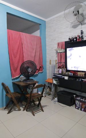 Casa à venda com 60m², 2 quartos e sem vagaSala