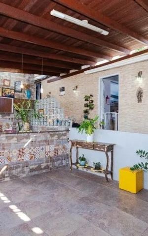 Casa à venda com 184m², 4 quartos e 4 vagas