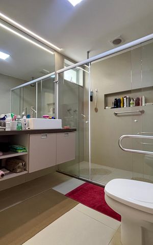 Apartamento à venda com 222m², 4 quartos e 1 vaga Apartamento à venda com 222m², 4 quartos e 1 vagaSuíte 3 - banheiro