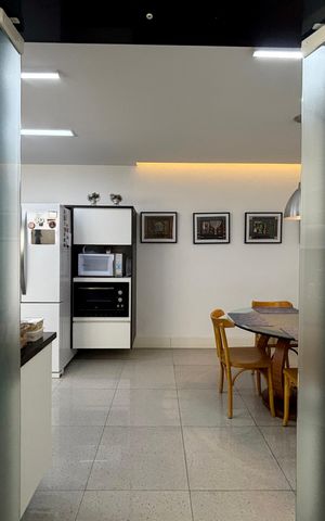 Apartamento à venda com 222m², 4 quartos e 1 vaga Apartamento à venda com 222m², 4 quartos e 1 vagaCozinha