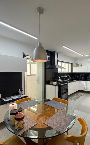 Apartamento à venda com 222m², 4 quartos e 1 vaga Apartamento à venda com 222m², 4 quartos e 1 vagaCozinha