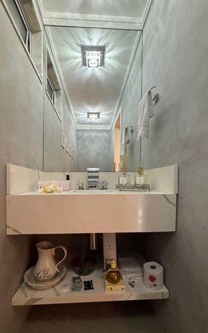 Apartamento à venda com 222m², 4 quartos e 1 vaga Apartamento à venda com 222m², 4 quartos e 1 vagaLavabo