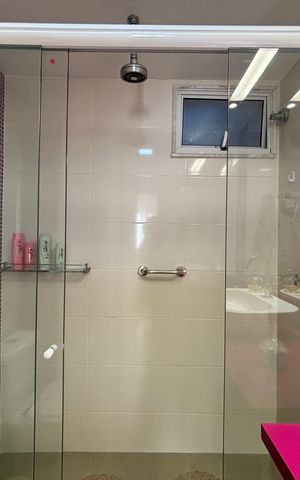 Apartamento à venda com 222m², 4 quartos e 1 vaga Apartamento à venda com 222m², 4 quartos e 1 vagaSuíte 2 - banheiro