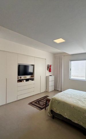 Apartamento à venda com 222m², 4 quartos e 1 vaga Apartamento à venda com 222m², 4 quartos e 1 vagaSuíte 3