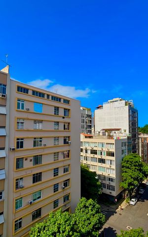 Apartamento à venda com 222m², 4 quartos e 1 vaga Apartamento à venda com 222m², 4 quartos e 1 vagaSala - vista