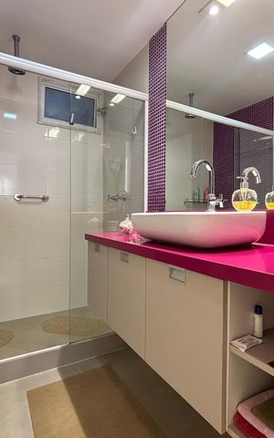 Apartamento à venda com 222m², 4 quartos e 1 vaga Apartamento à venda com 222m², 4 quartos e 1 vagaSuíte 2 - banheiro