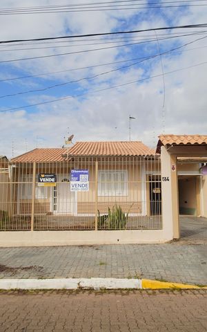 Casa à venda com 140m², 3 quartos e 2 vagasFachada