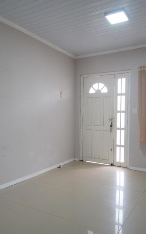 Casa à venda com 140m², 3 quartos e 2 vagasSala