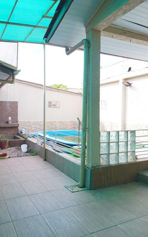 Casa à venda com 140m², 3 quartos e 2 vagasÁrea externa