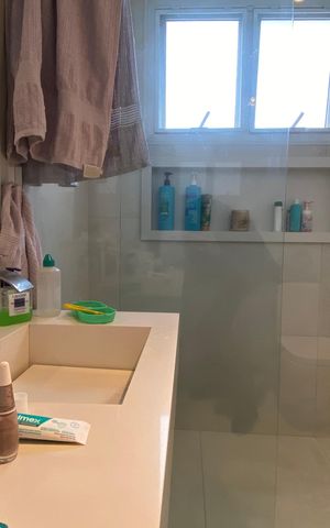 Apartamento à venda com 200m², 3 quartos e 4 vagas Apartamento à venda com 200m², 3 quartos e 4 vagasBanheiro 1