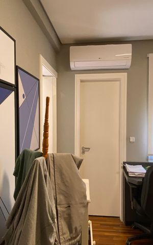 Apartamento à venda com 200m², 3 quartos e 4 vagas Apartamento à venda com 200m², 3 quartos e 4 vagasEscritório