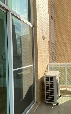 Apartamento à venda com 200m², 3 quartos e 4 vagas Apartamento à venda com 200m², 3 quartos e 4 vagasVaranda da Sala