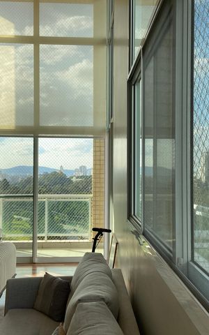 Apartamento à venda com 200m², 3 quartos e 4 vagas Apartamento à venda com 200m², 3 quartos e 4 vagasSala
