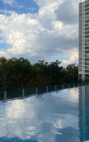 Apartamento à venda com 200m², 3 quartos e 4 vagas Apartamento à venda com 200m², 3 quartos e 4 vagasÁrea comum - Piscina