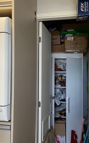 Apartamento à venda com 200m², 3 quartos e 4 vagas Apartamento à venda com 200m², 3 quartos e 4 vagasÁrea de Serviço