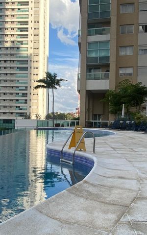 Apartamento à venda com 200m², 3 quartos e 4 vagas Apartamento à venda com 200m², 3 quartos e 4 vagasÁrea comum - Piscina