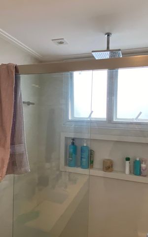 Apartamento à venda com 200m², 3 quartos e 4 vagas Apartamento à venda com 200m², 3 quartos e 4 vagasBanheiro 1