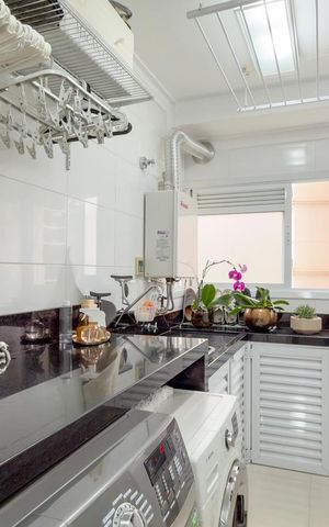 Apartamento à venda com 190m², 3 quartos e 5 vagas Apartamento à venda com 190m², 3 quartos e 5 vagasCozinha