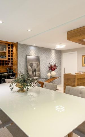 Apartamento à venda com 190m², 3 quartos e 5 vagas Apartamento à venda com 190m², 3 quartos e 5 vagasSala de Jantar