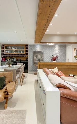 Apartamento à venda com 190m², 3 quartos e 5 vagas Apartamento à venda com 190m², 3 quartos e 5 vagasSala