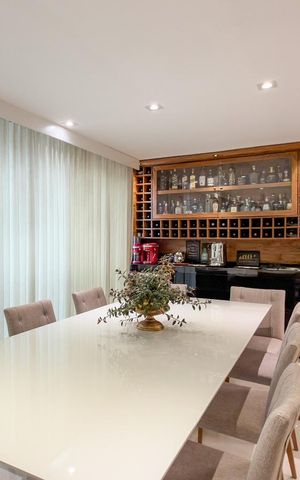 Apartamento à venda com 190m², 3 quartos e 5 vagas Apartamento à venda com 190m², 3 quartos e 5 vagasSala de Jantar
