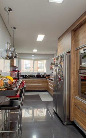 Apartamento à venda com 190m², 3 quartos e 5 vagas Apartamento à venda com 190m², 3 quartos e 5 vagasCozinha