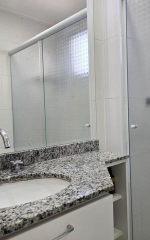 Apartamento à venda com 80m², 2 quartos e 2 vagas Apartamento à venda com 80m², 2 quartos e 2 vagasBanheiro da Suíte