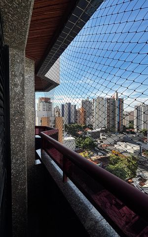 Apartamento à venda com 202m², 3 quartos e 5 vagasVaranda da Suíte 2
